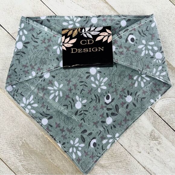 Green floral bandana size small - Picture 2 of 2